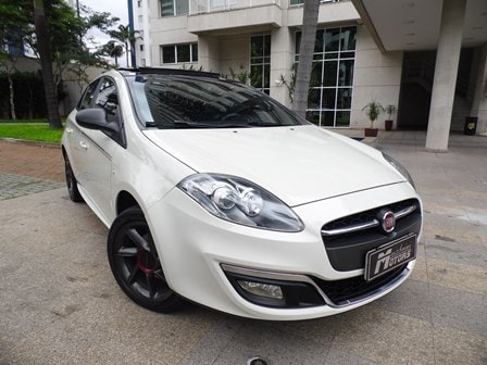 Fiat Bravo 1.8: hatch médio oferece grande conforto