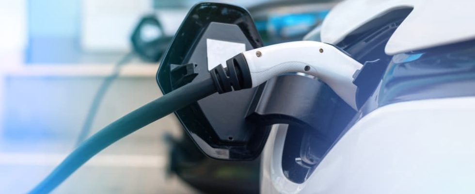 Por que optar por um carro híbrido em 2025?