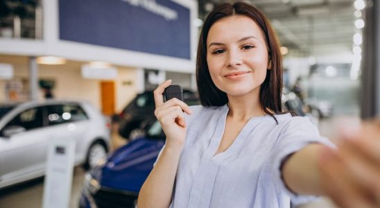 Como escolher seu primeiro carro: guia completo para jovens